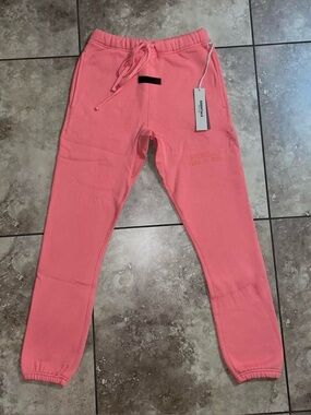Fear of God Essentials Sweatpant Coral Size XXS